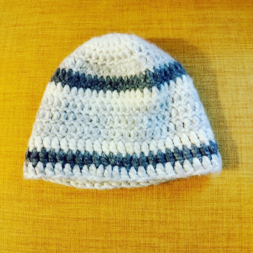 ✨ 4/$15 Vintage Knitted Beanie - Picture 1 of 1